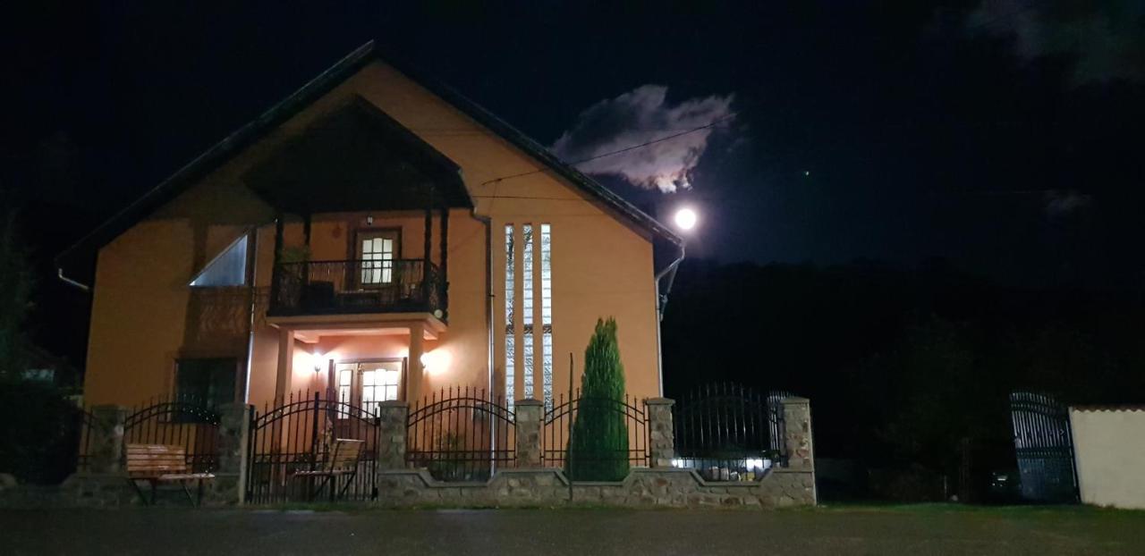 Pensiunea Miraj Polovragi Exterior foto