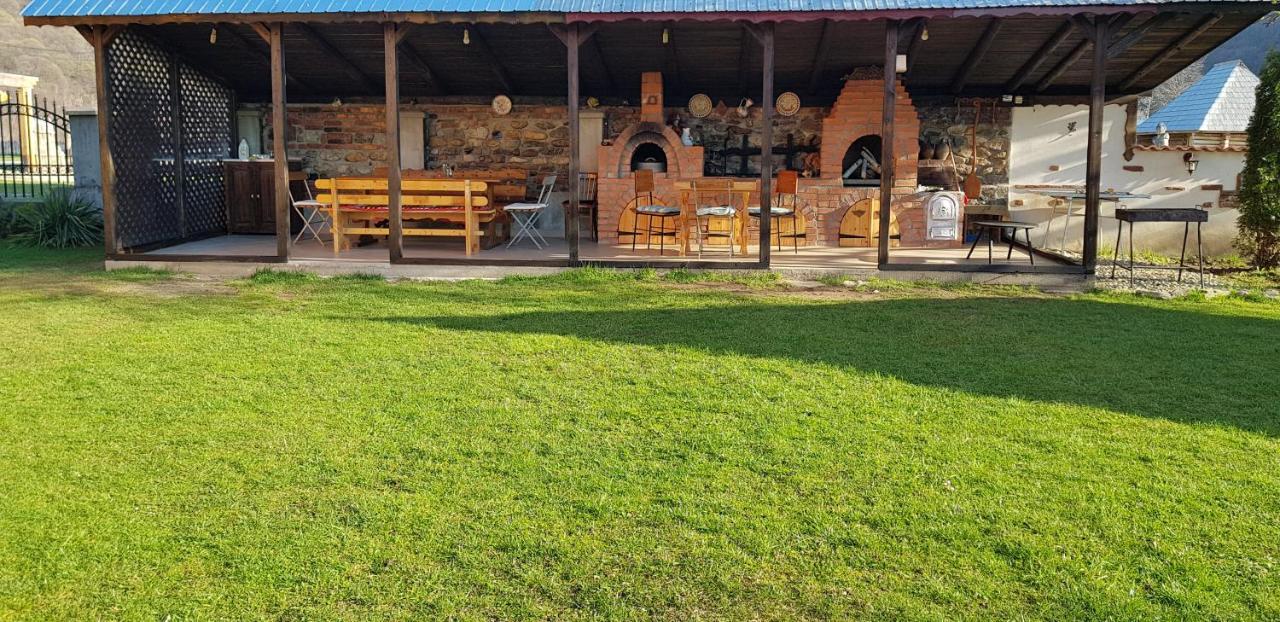 Pensiunea Miraj Polovragi Exterior foto