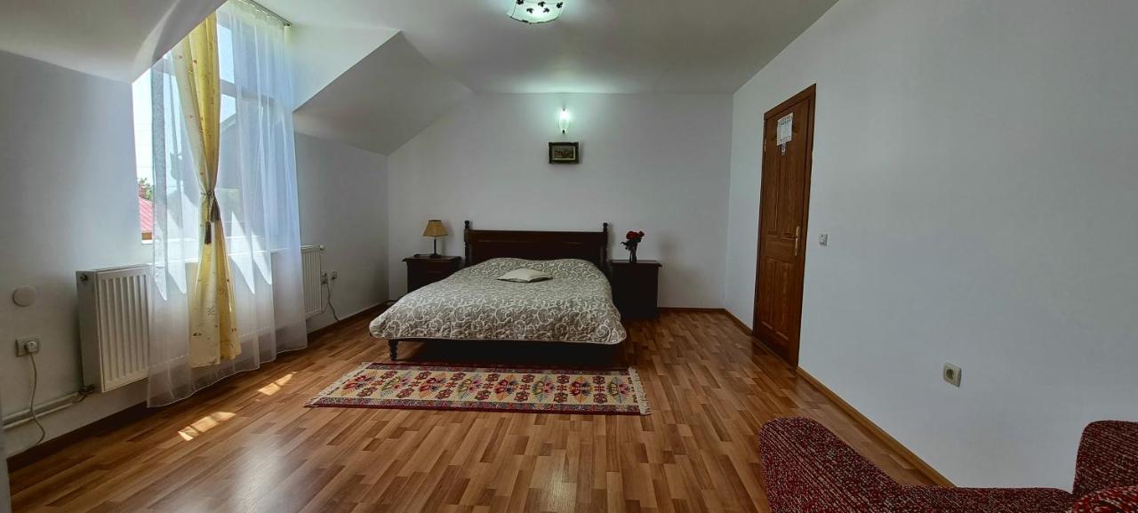 Pensiunea Miraj Polovragi Exterior foto