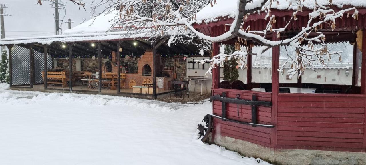 Pensiunea Miraj Polovragi Exterior foto
