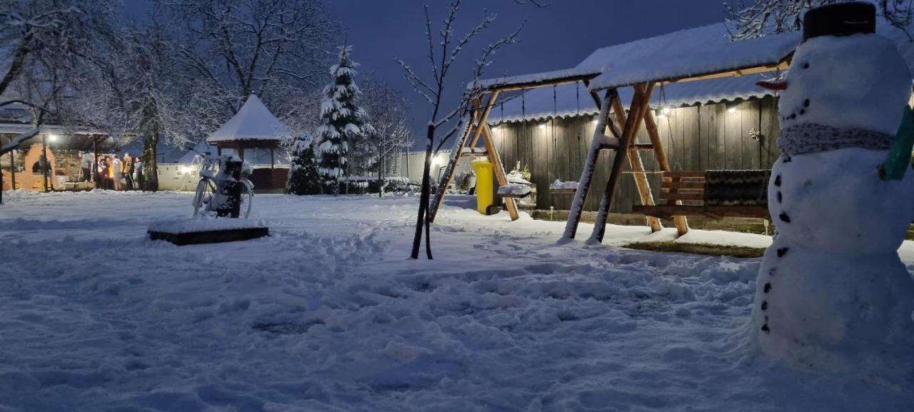 Pensiunea Miraj Polovragi Exterior foto