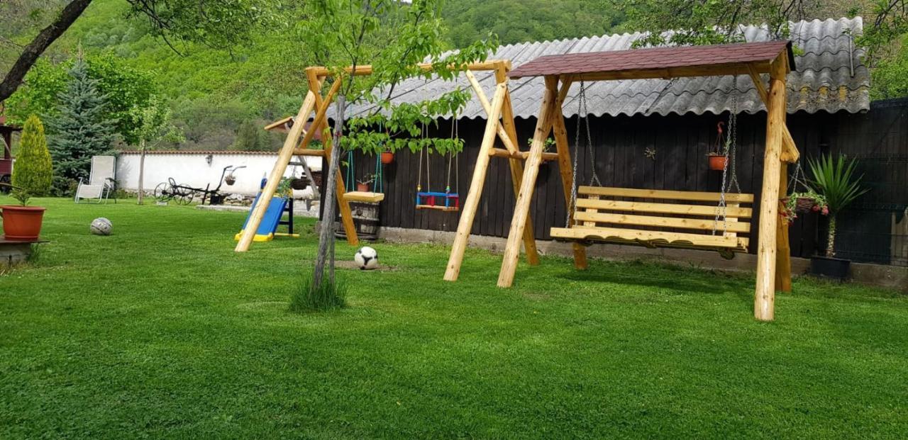 Pensiunea Miraj Polovragi Exterior foto