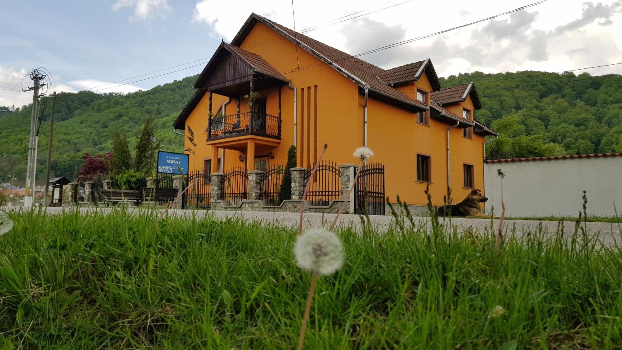 Pensiunea Miraj Polovragi Exterior foto